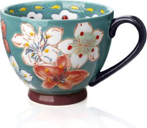 Flores de colores, taza de té.